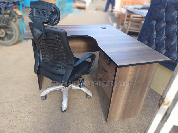Streamlined 1.2*1.2m Modern Lshape Office Desk+Headrest Chair Offers