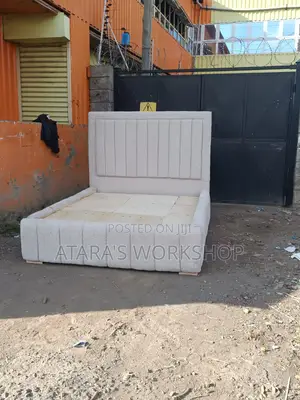 Cream Chester Bed 5x6