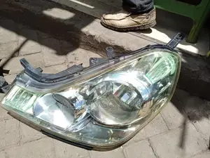 Nissan Wingroad Headlight