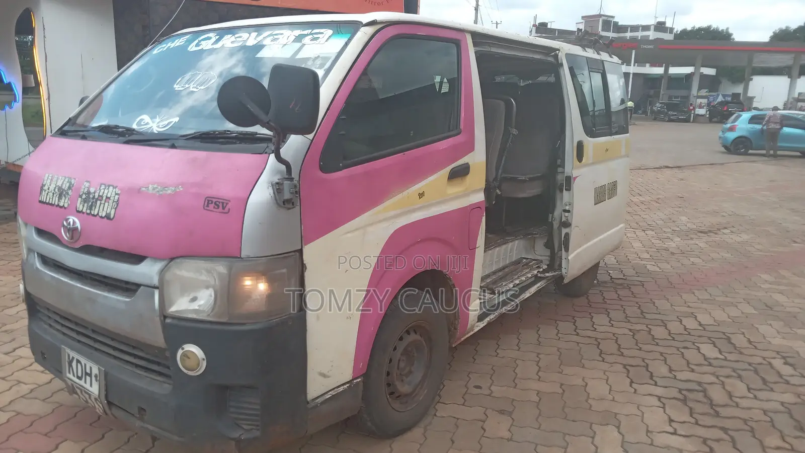 Toyota HiAce 2004 White
