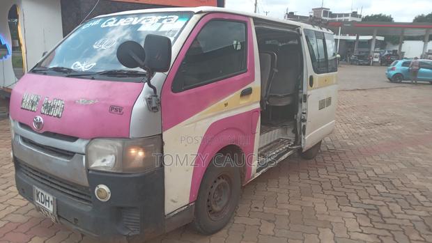 Toyota HiAce 2004 White - thumbnail 3