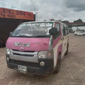Toyota HiAce 2004 White
