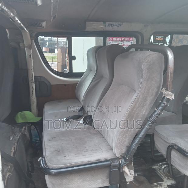 Toyota HiAce 2004 White - thumbnail 9