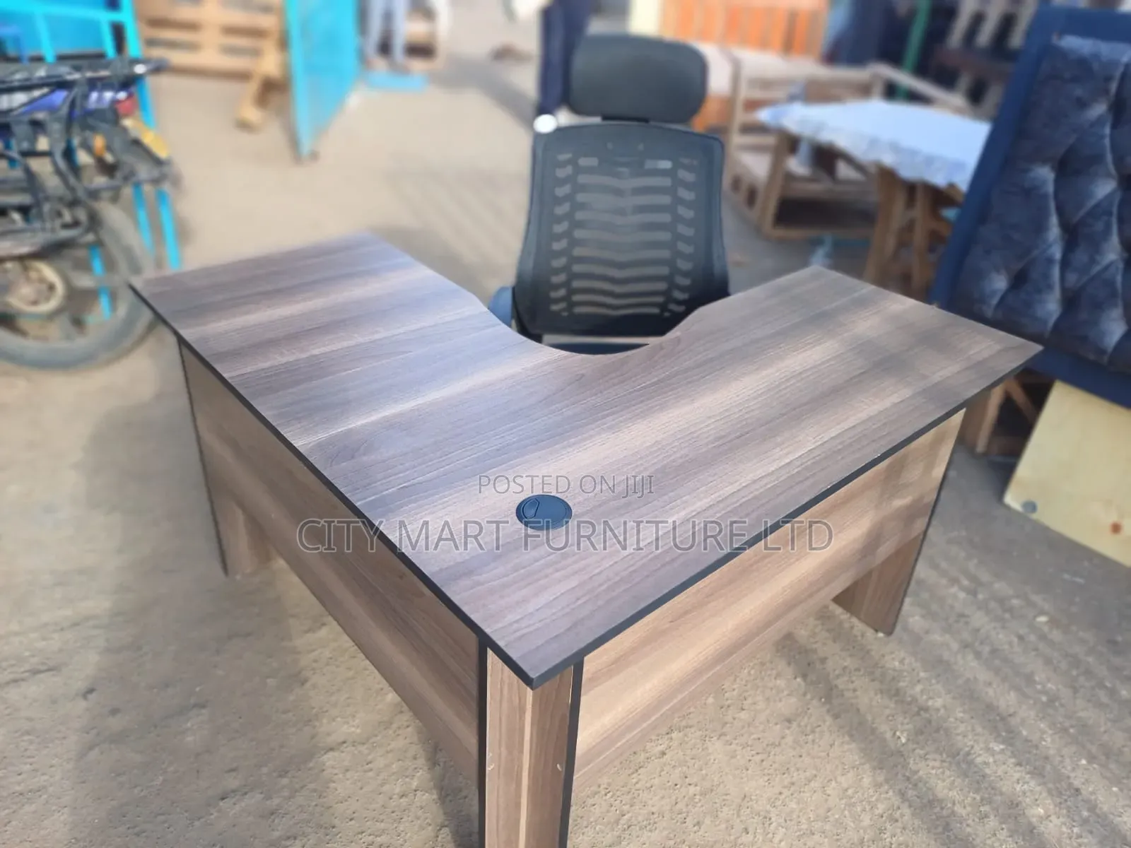 Oriented 1.2m*1.2m Modern Lshaped Office Desk Offers