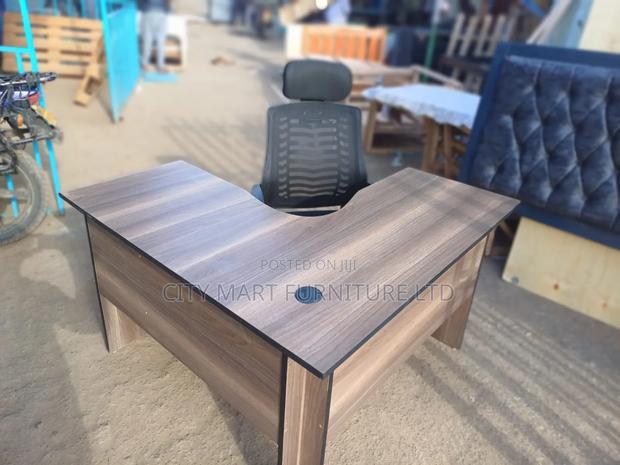 Focused 1.2m*1.2m Modern Lshaped Office Desk Offers