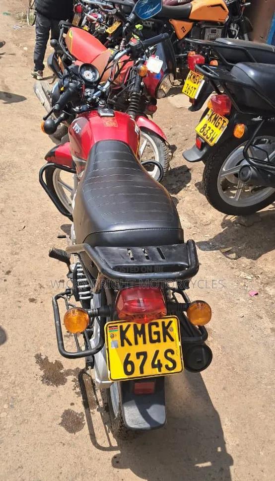 TVS HLX 125 2025 Red