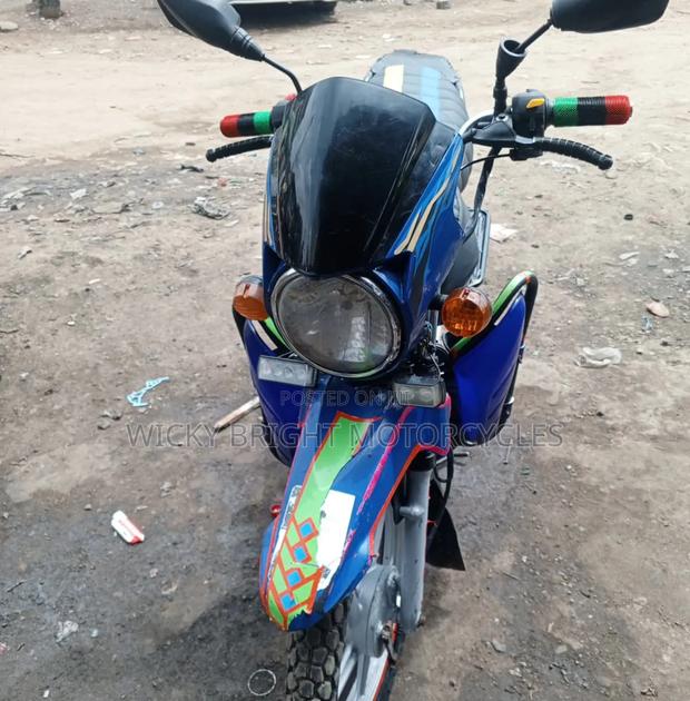 TVS HLX Plus ES 2022 Blue - thumbnail 2