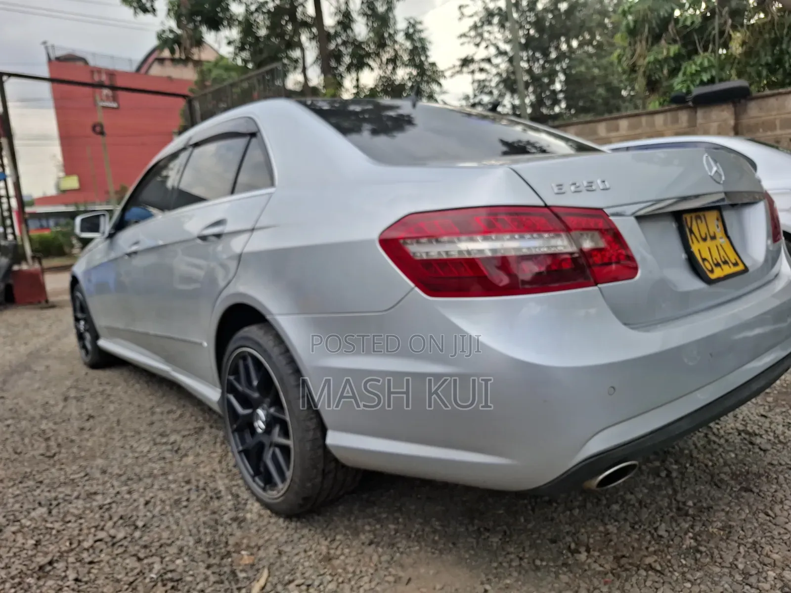 Mercedes-Benz E250 2011 Silver