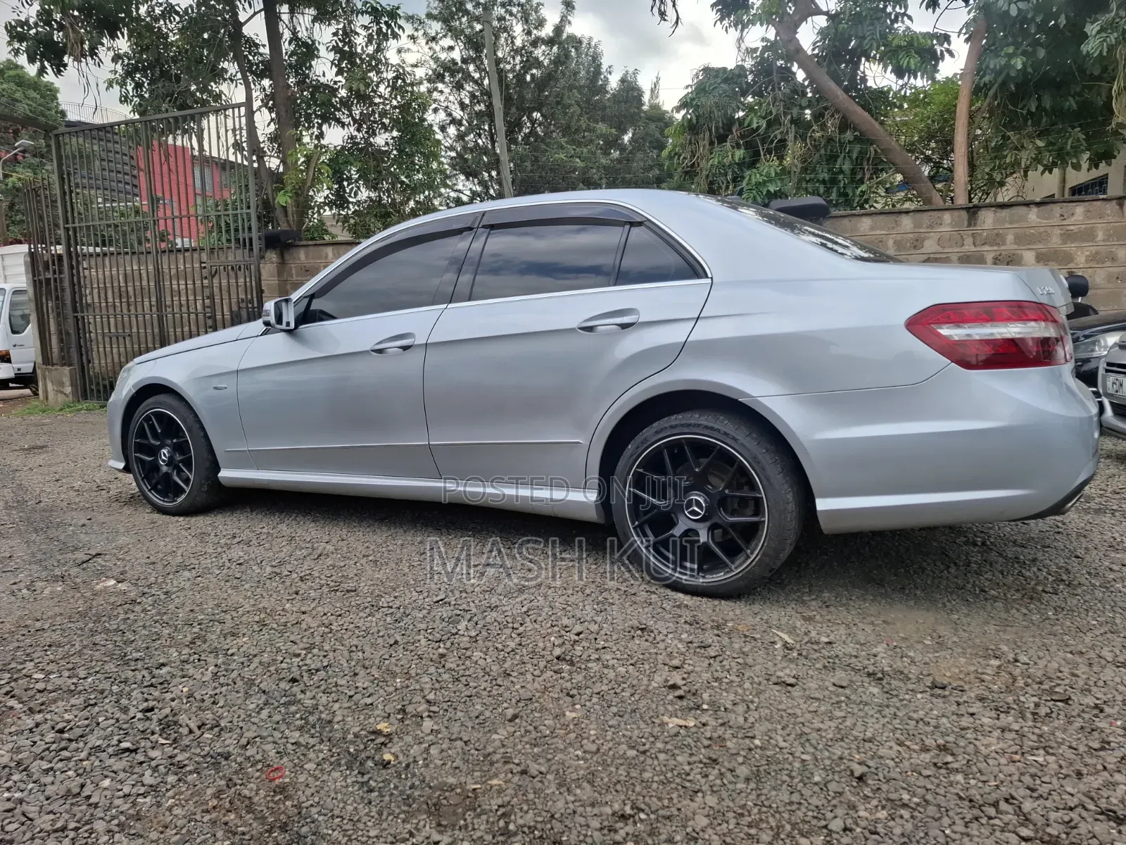 Mercedes-Benz E250 2011 Silver