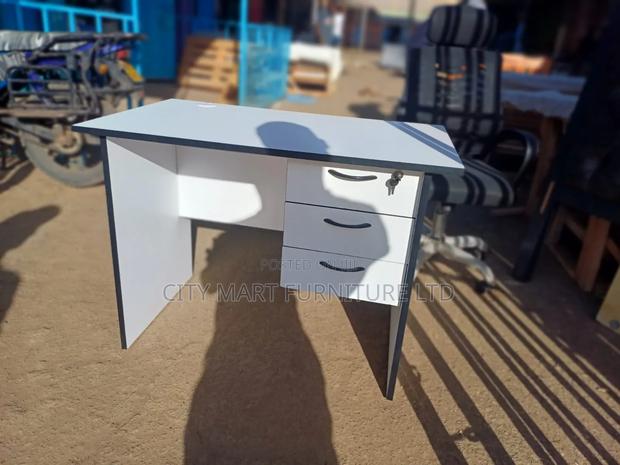 Exquisite Modern Office Desk/Study Table Offers