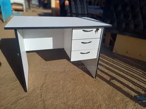 Striking Modern Office Desk/Study Table Offers