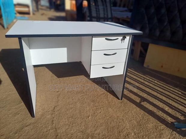 Striking Modern Office Desk/Study Table Offers