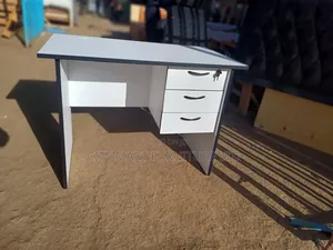 Alluring Modern Office Desk/Study Table Offers