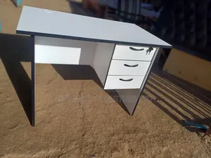 Graceful Modern Office Desk/Study Table Offers