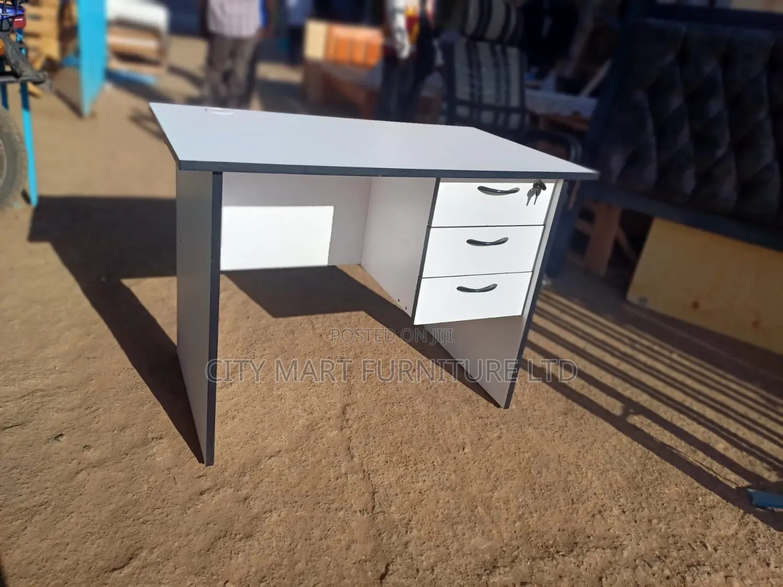 Opulent Modern Office Desk/Study Table Offers
