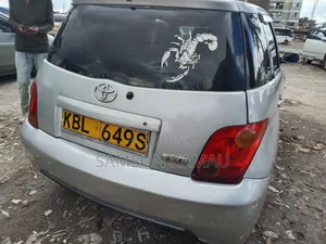 Toyota IST 2004 Silver