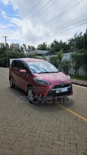 Toyota Sienta 2015 Maroon