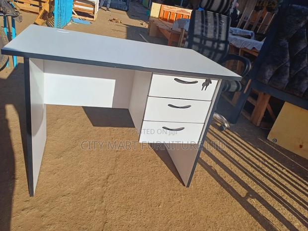 Dreamy Modern Office Desk/Study Table Offers