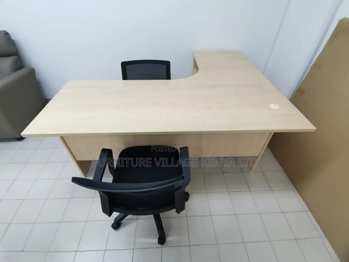Curved Generic Home Study Room Desk-140cm
