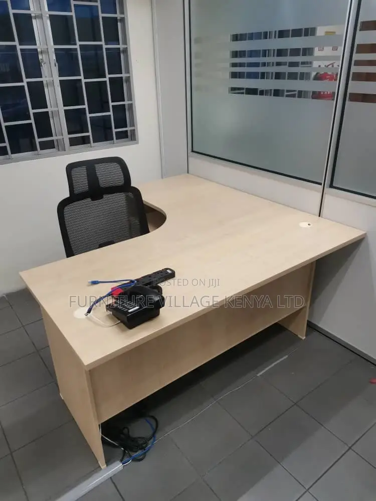 Curved Generic Home Study Room Desk-140cm