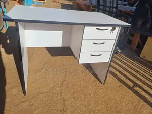 Iconic Modern Office Desk/Study Table Offers