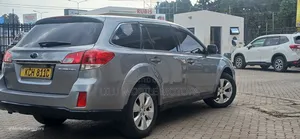 Subaru Outback 2.5i 2011 Silver