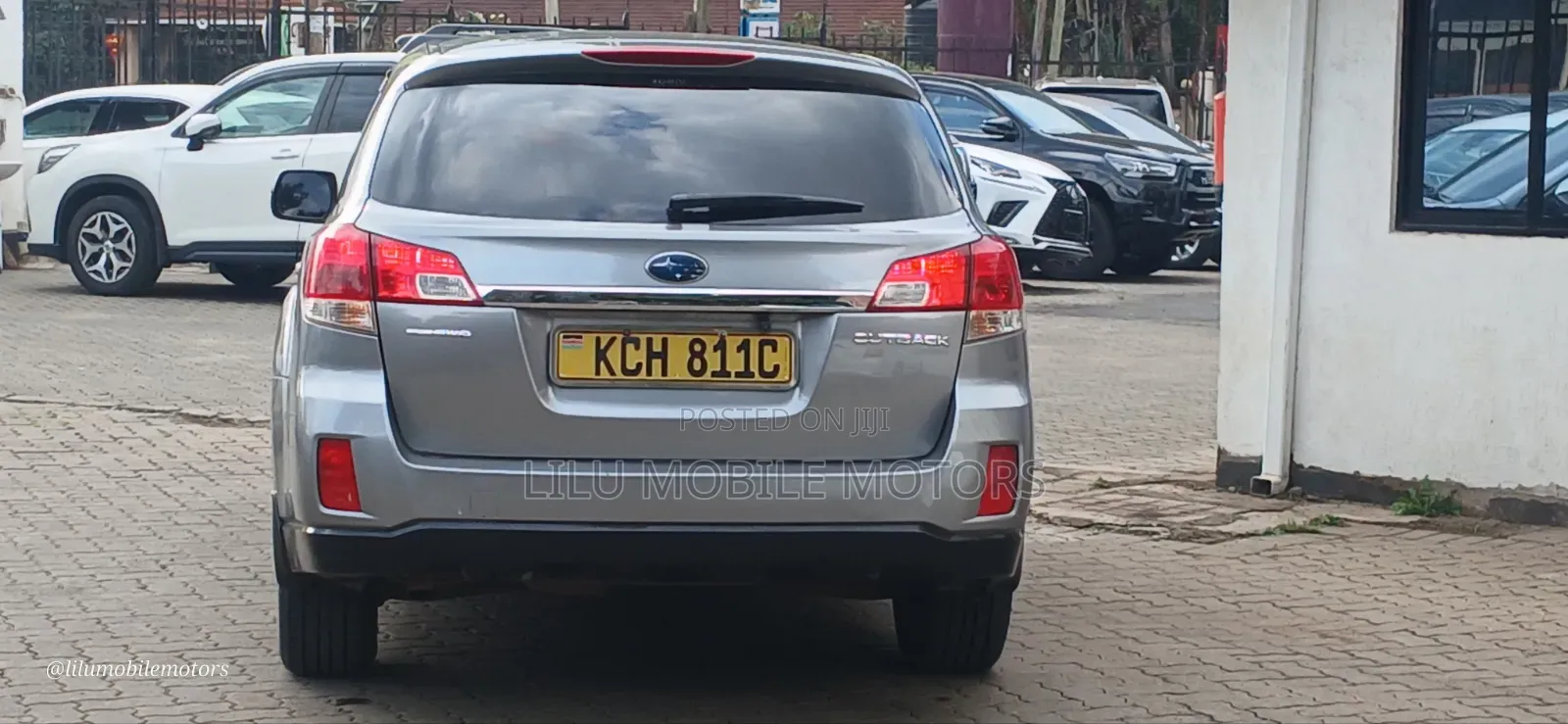 Subaru Outback 2.5i 2011 Silver