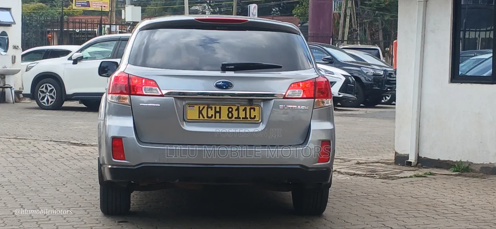 Subaru Outback 2.5i 2011 Silver