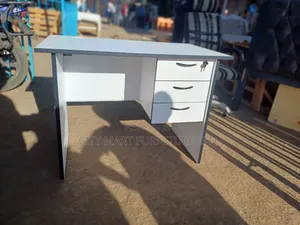 Smooth Modern Office Desk/Study Table Offers