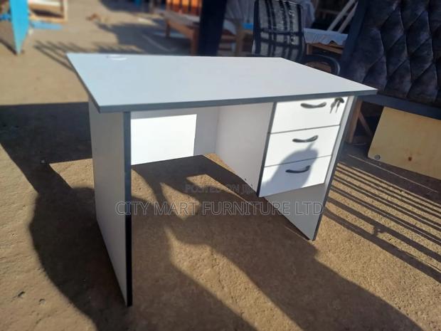 High-Class Modern Office Desk/Study Table Offers