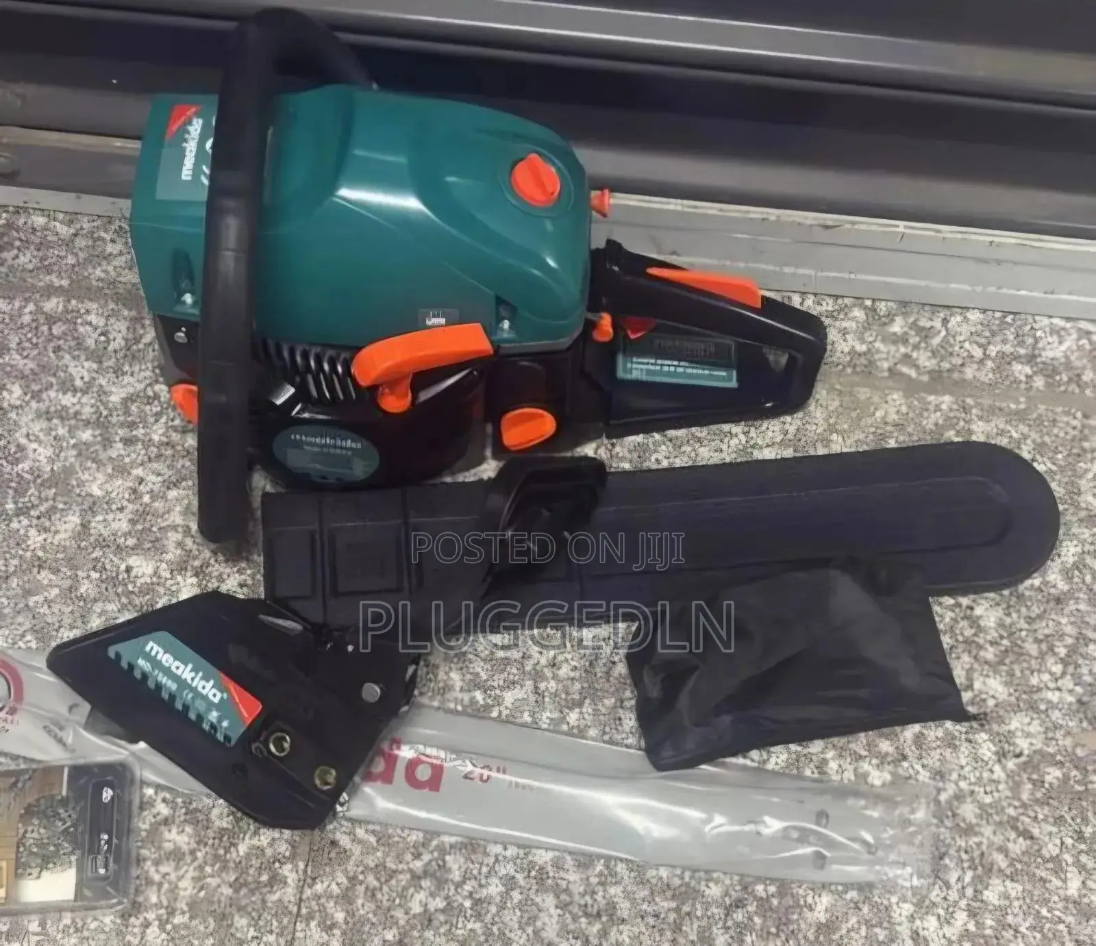 *Meakida Gasoline Chainsaw .