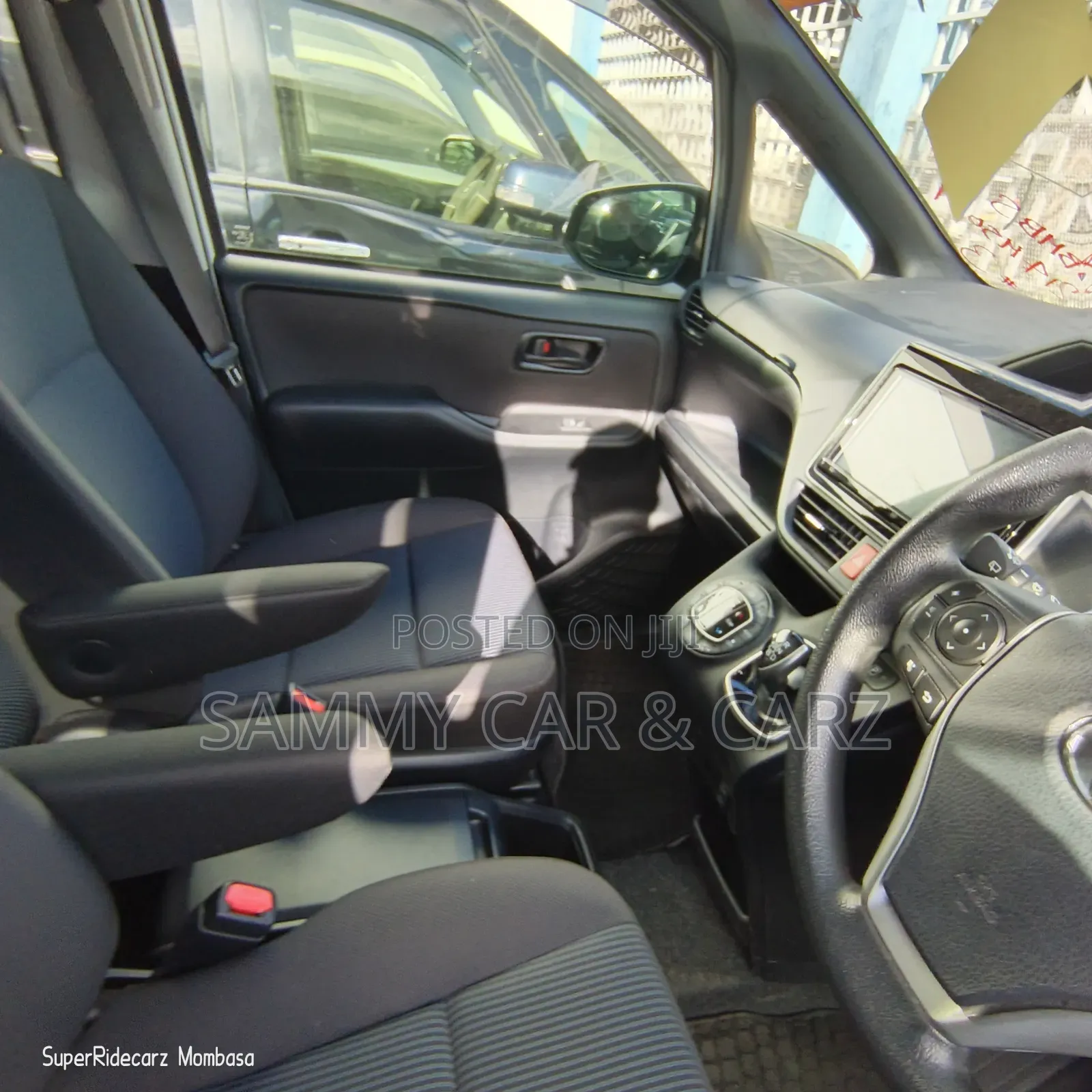 Toyota Noah 2020 White