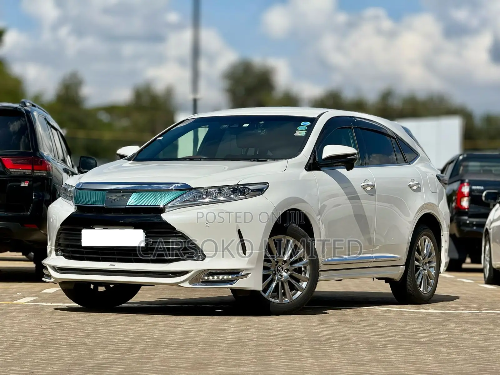 Toyota Harrier 2.0 2018 White