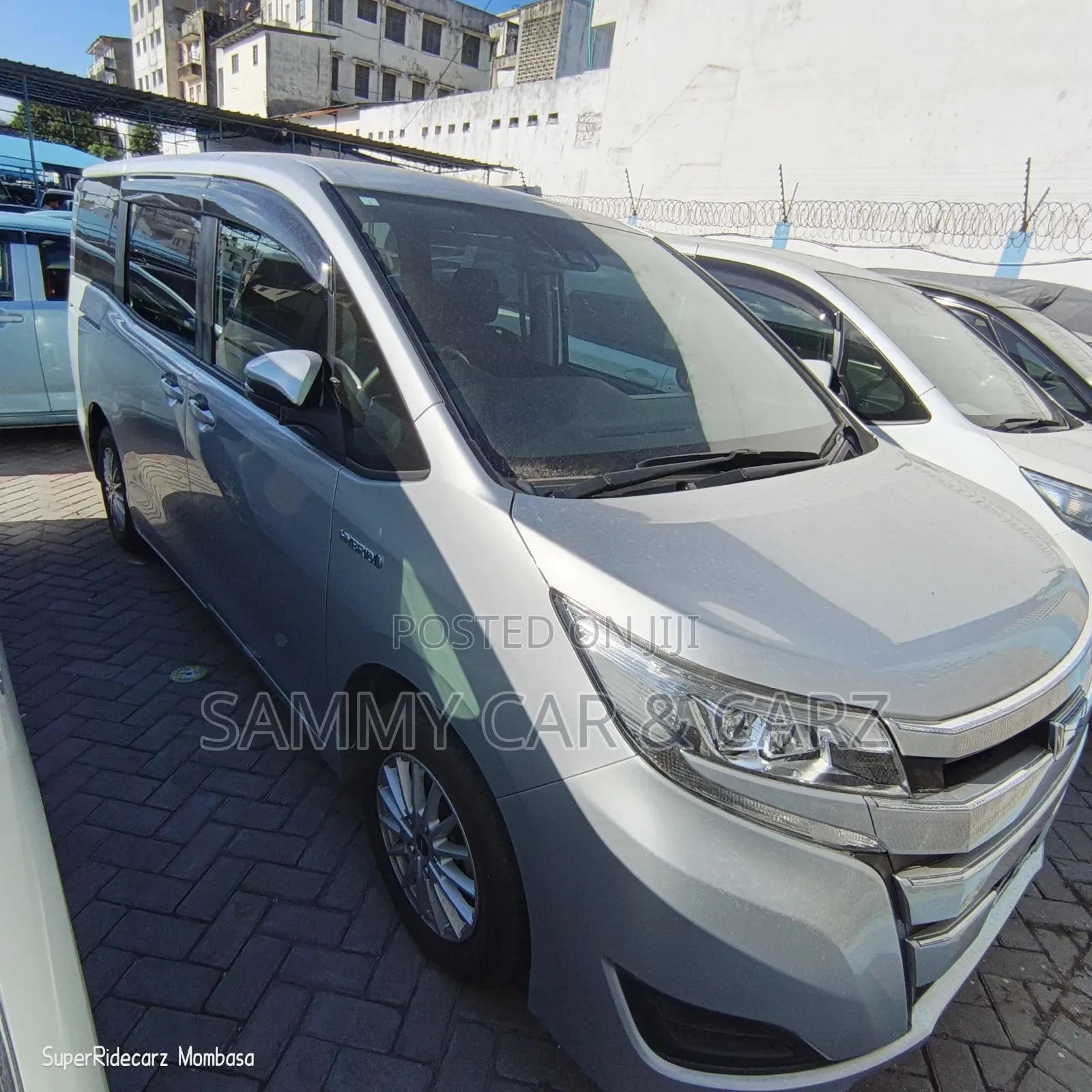 Toyota Noah 2020 Silver