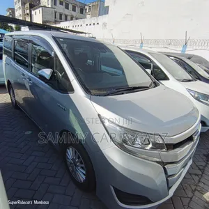 Toyota Noah 2020 Silver