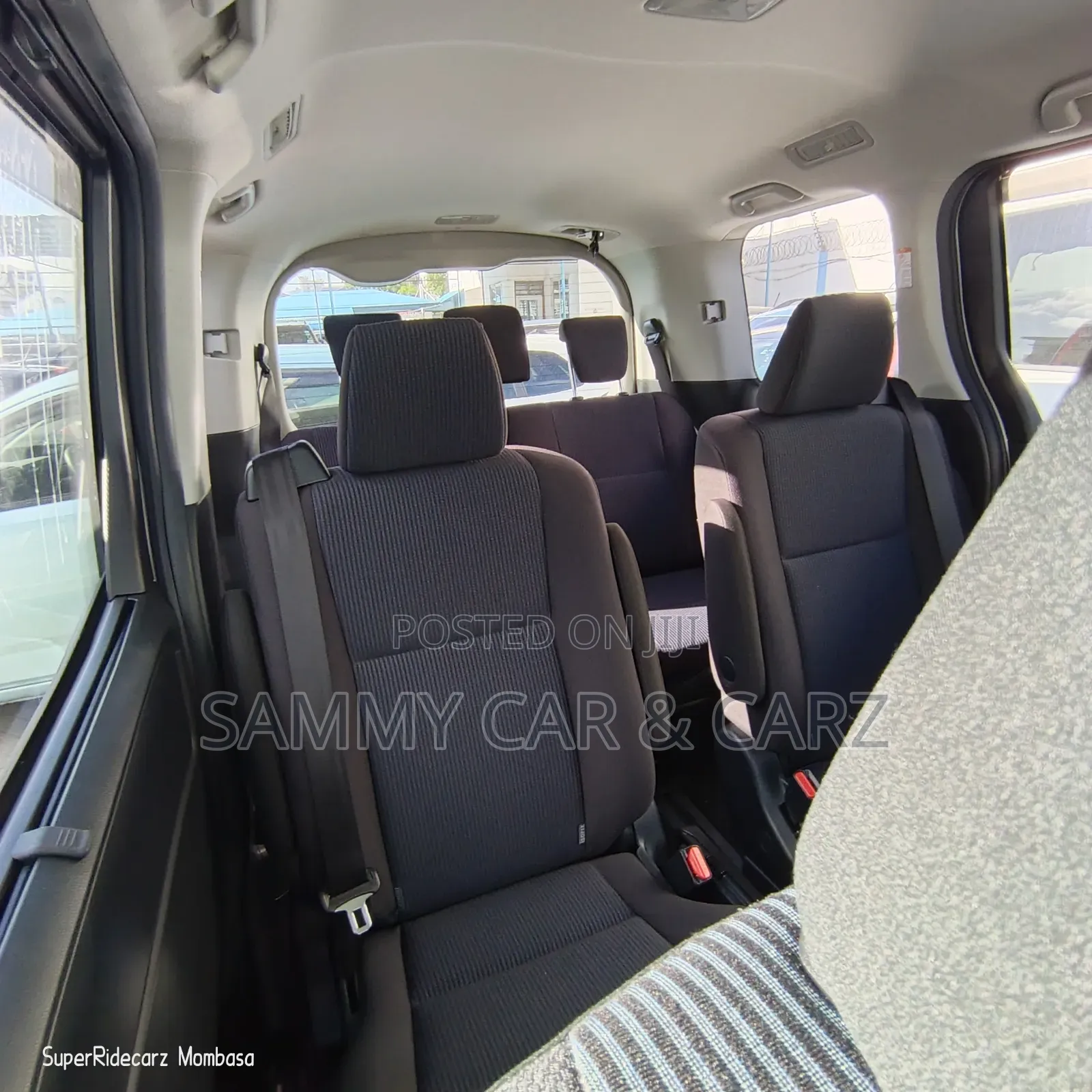 Toyota Noah 2020 Silver