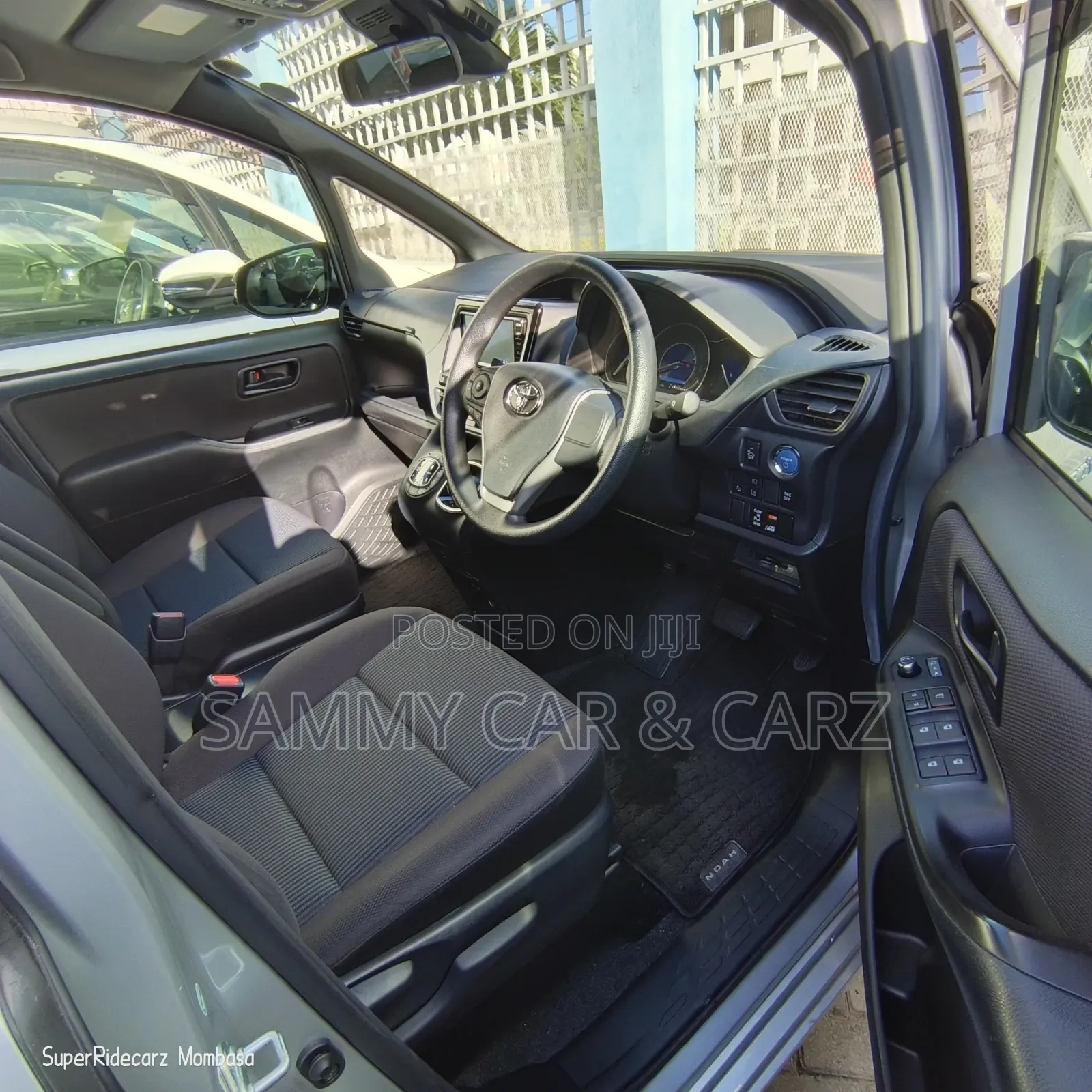 Toyota Noah 2020 Silver