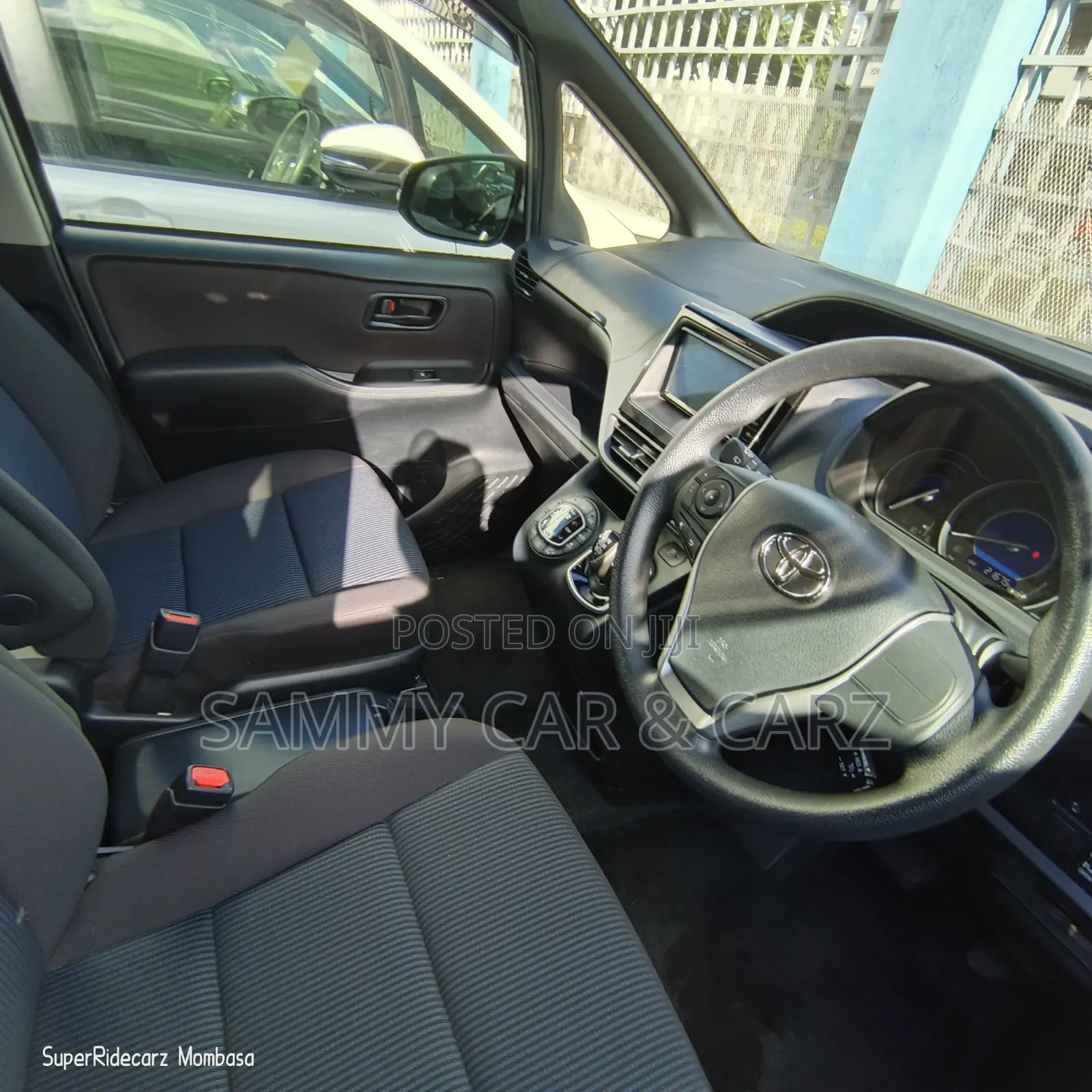 Toyota Noah 2020 Silver