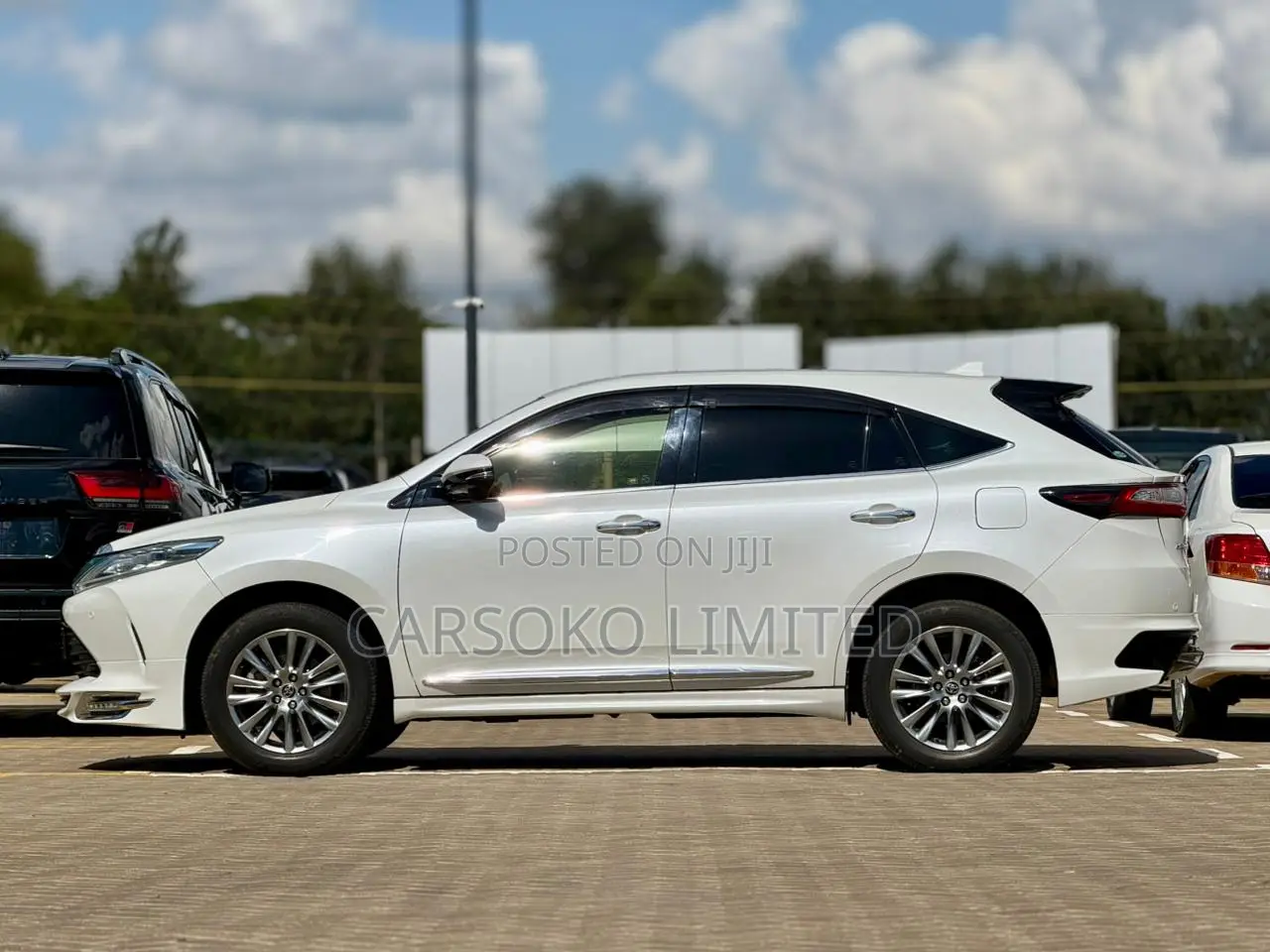 Toyota Harrier 2.0 2018 White