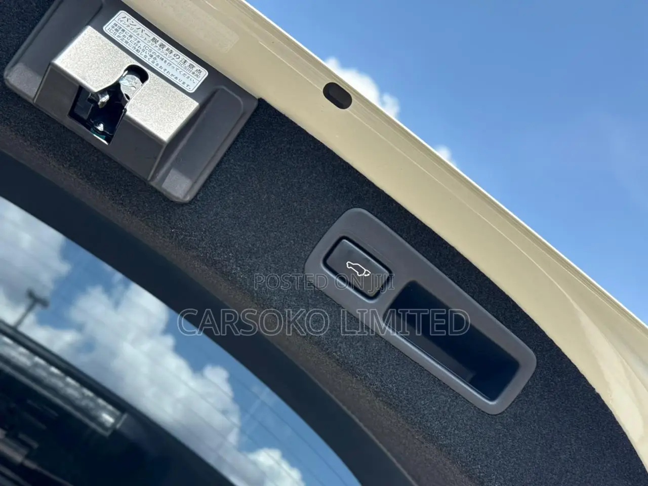 Toyota Harrier 2.0 2018 White