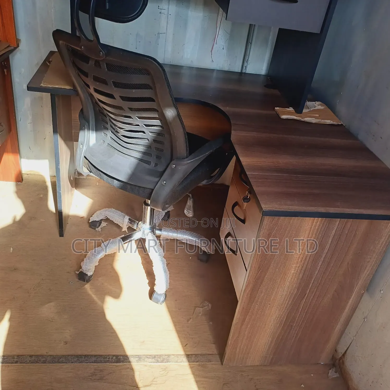 Trendsetting 1.2m*1.2m Lshaped Office Desk+Headrest Chair Offers