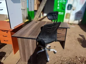 Admired 1.2m*1.2m Modern Lshaped Office Desk+Headrest Chair Offers