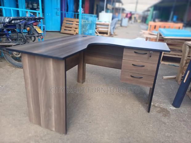 Comfortable 1.2m*1.2m Modern Lshaped Office Desk Offers