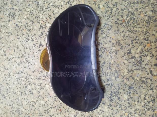 Avensis Clock