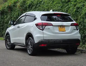 Honda Vezel 1.5 Hybrid 2WD 2015 White