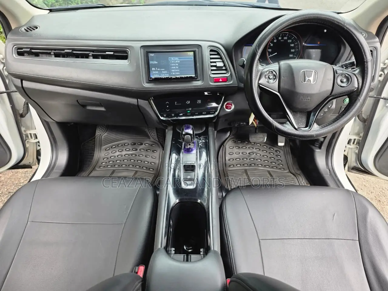Honda Vezel 1.5 Hybrid 2WD 2015 White