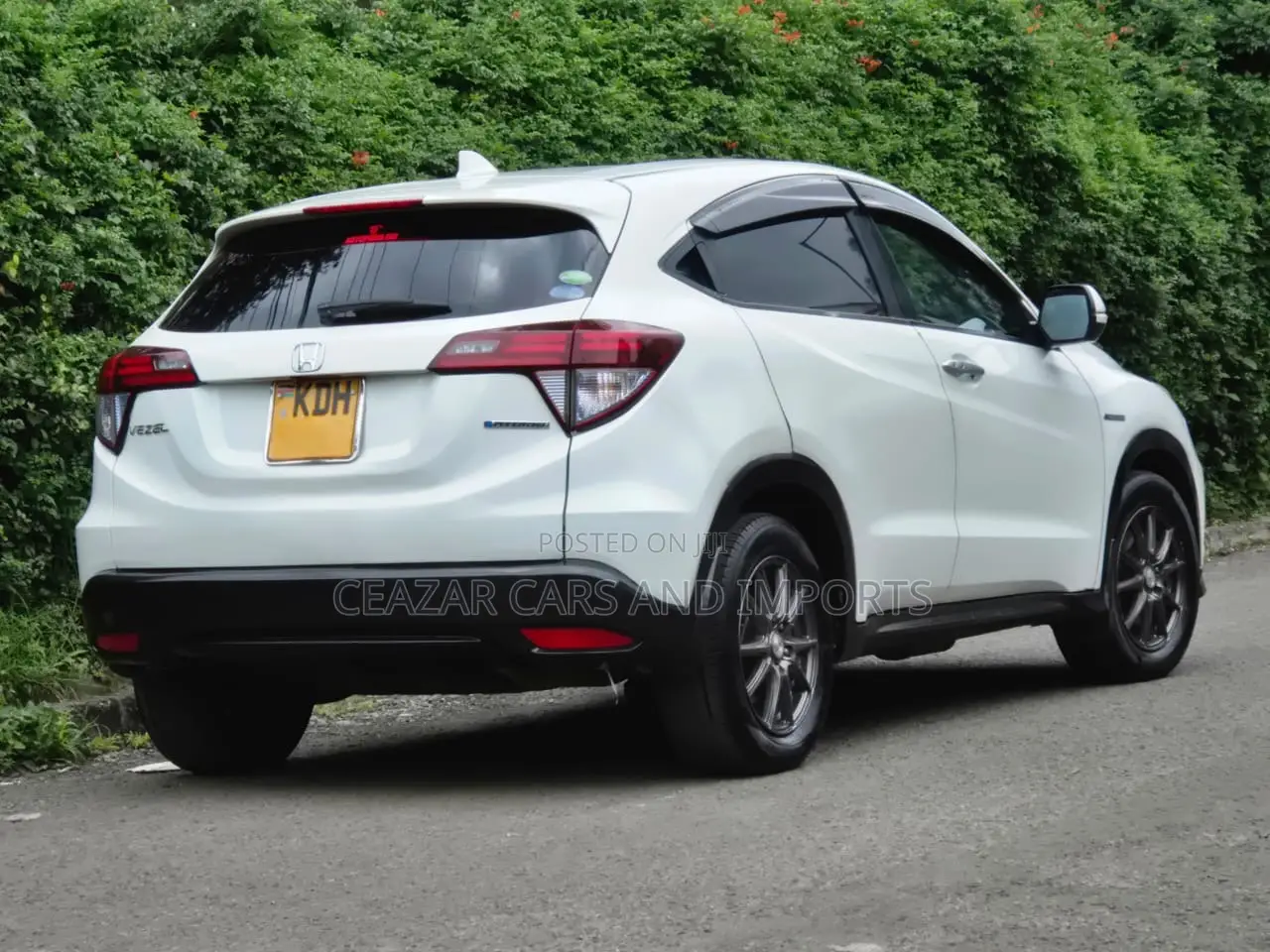 Honda Vezel 1.5 Hybrid 2WD 2015 White