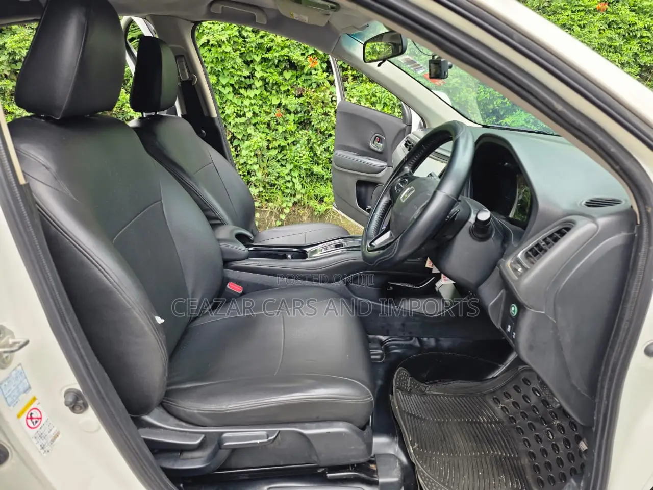 Honda Vezel 1.5 Hybrid 2WD 2015 White