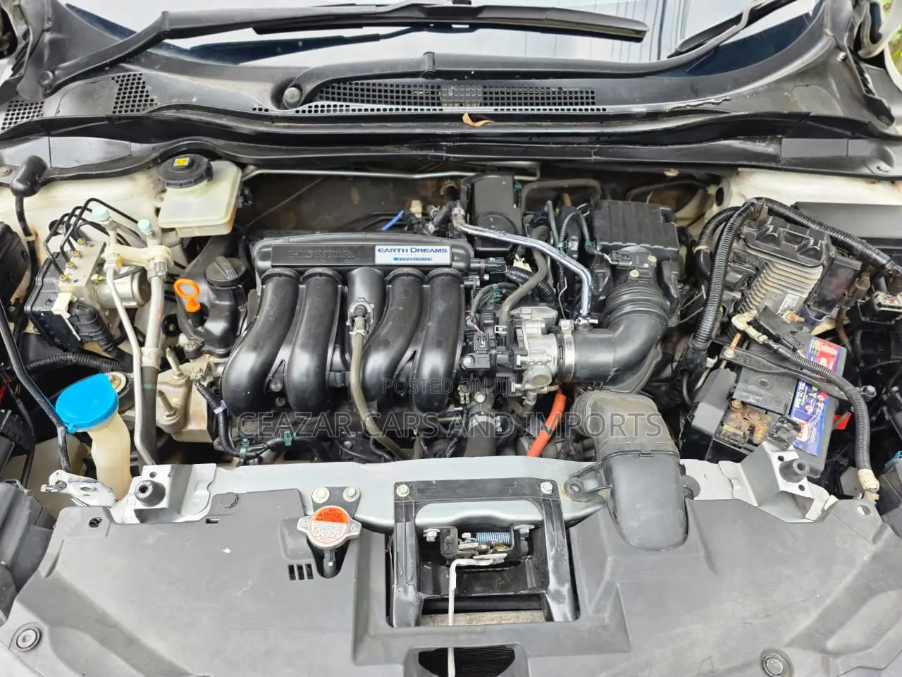 Honda Vezel 1.5 Hybrid 2WD 2015 White