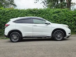 Honda Vezel 1.5 Hybrid 2WD 2015 White